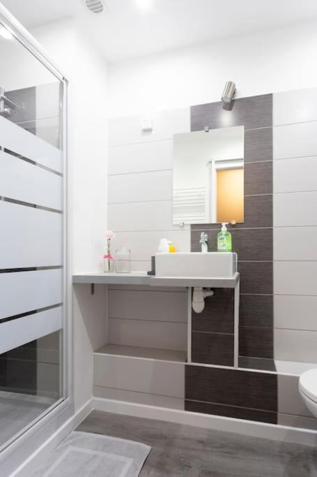 Chez Alexandra - Elegant Studio Avec Parking A Proximite Des Plages Λα Γκραντ-Μοτ Εξωτερικό φωτογραφία